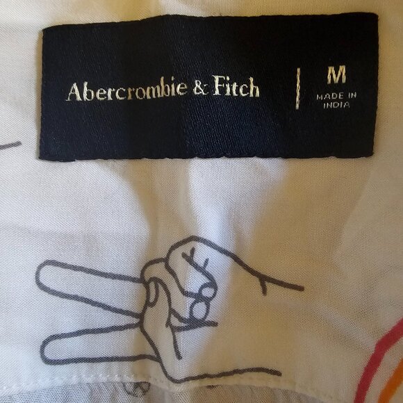 Ambercrombie & Fitch Women’s Short Sleeve Collard White Pride Shirt Size Medium - Picture 5 of 5